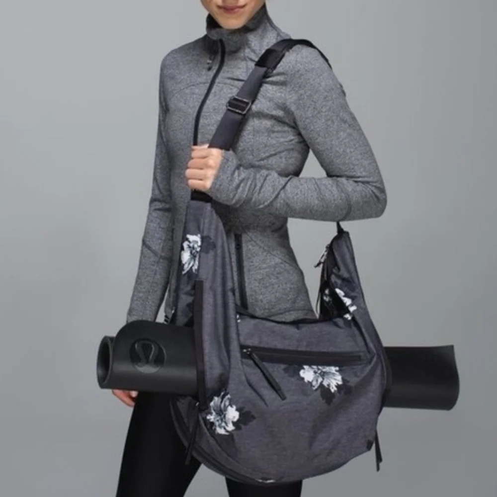 LULULEMON Resolution Hobo Atomic Flower Silver Spoon Black/ Deep Coal Bag